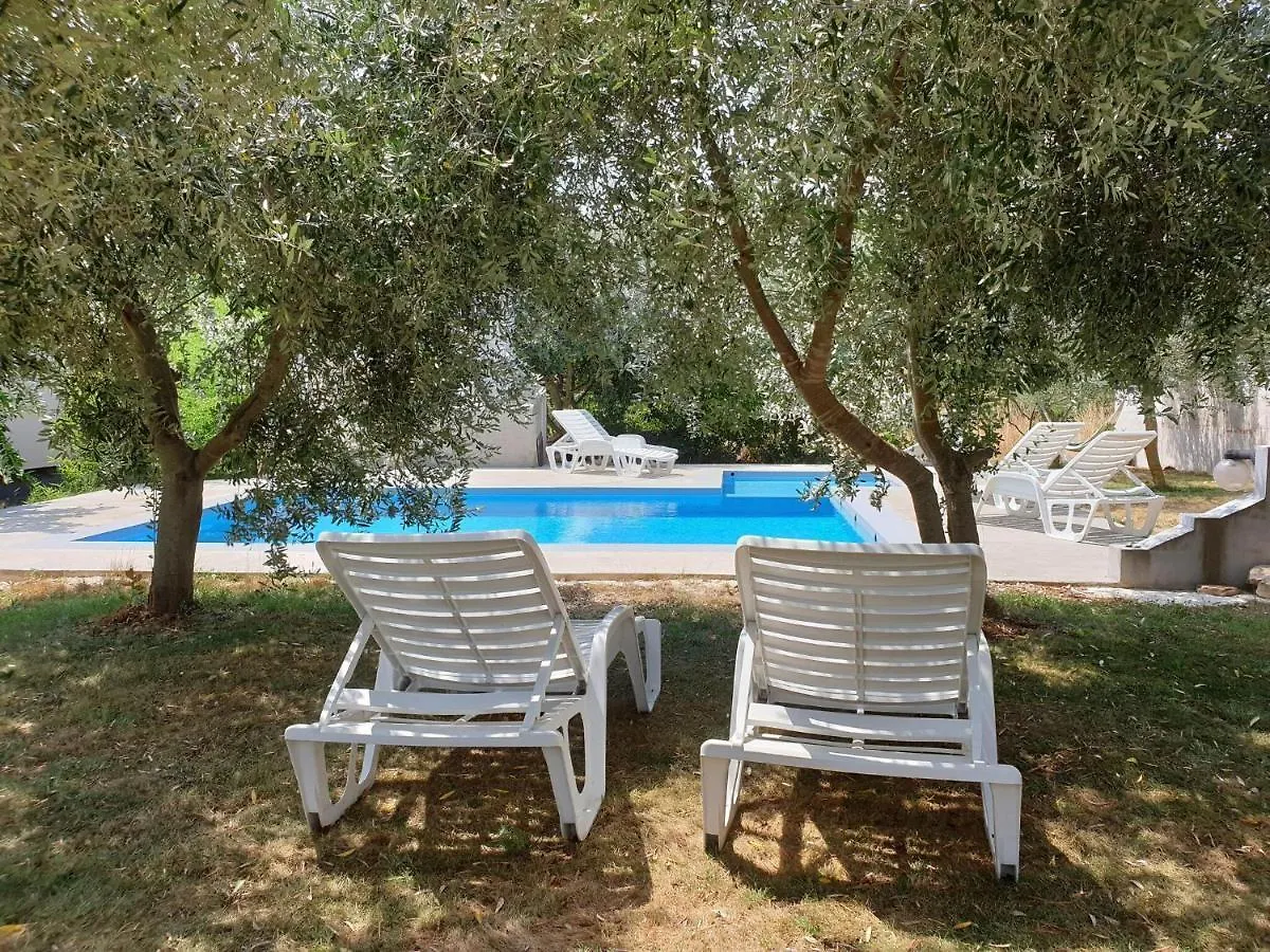 Apartment In Holiday Home With Private Pool Banjole Croatia