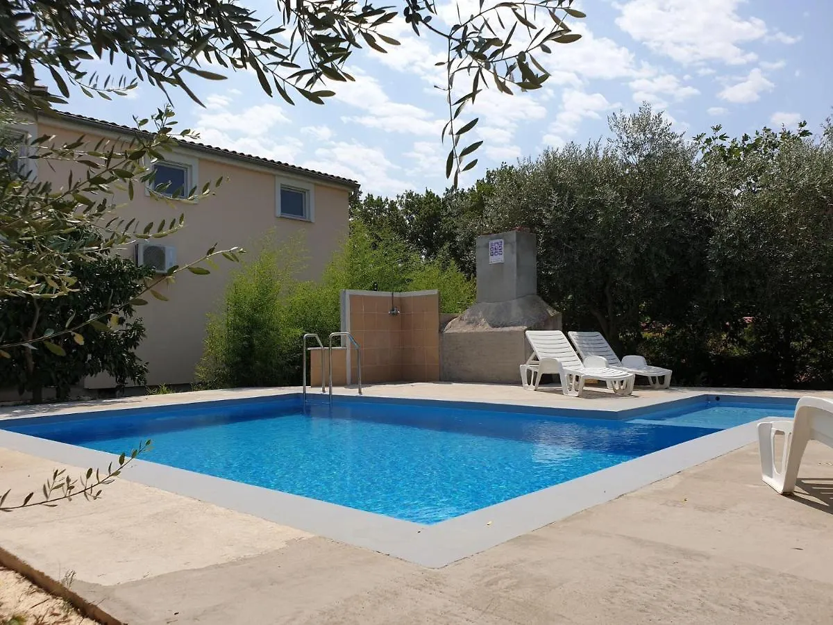Apartment In Holiday Home With Private Pool Banjole