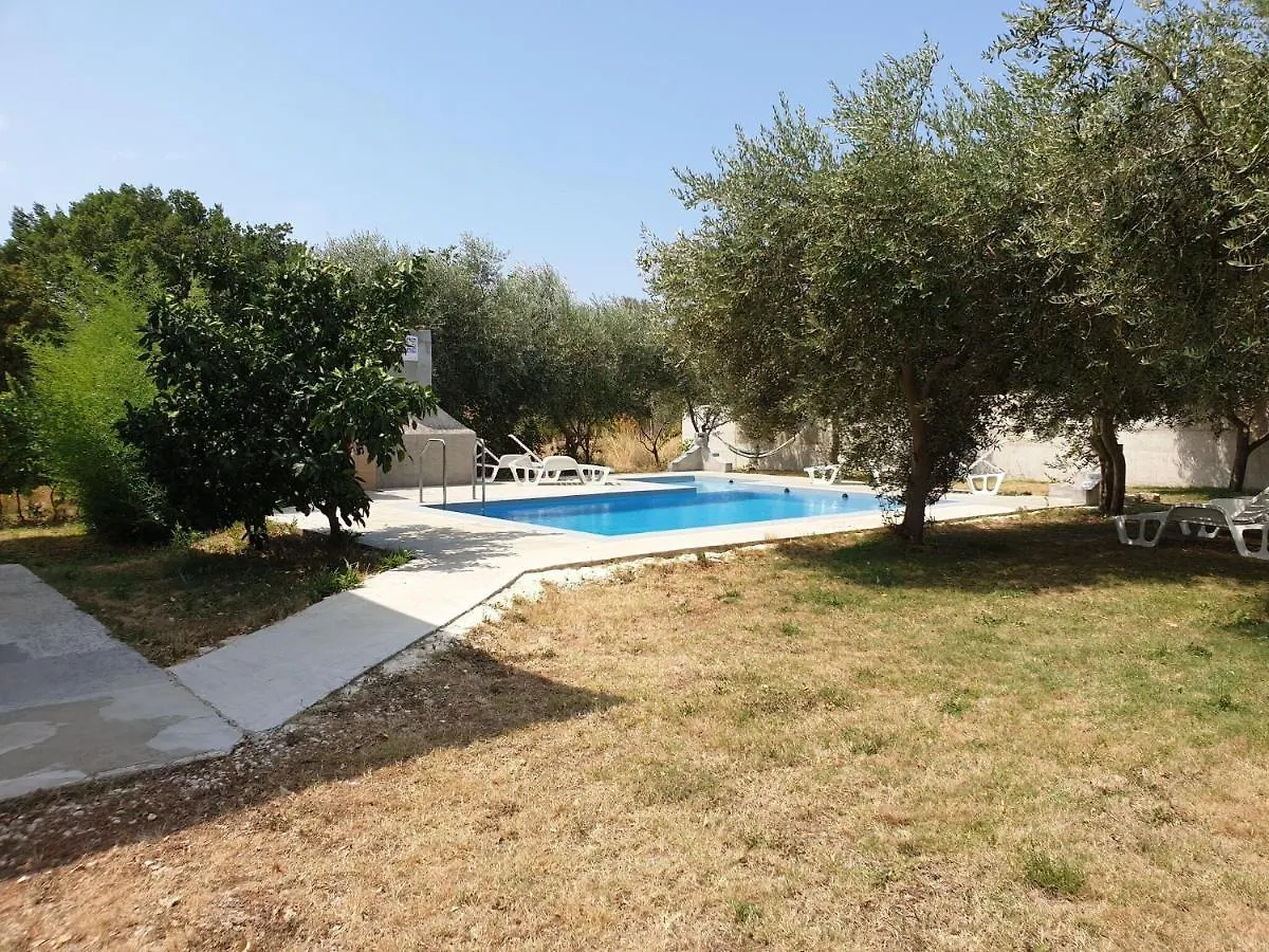 Apartment In Holiday Home With Private Pool Banjole