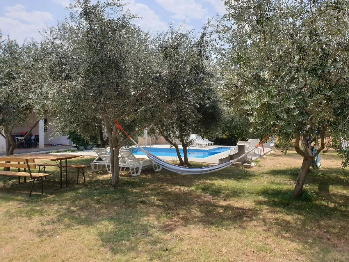 Apartment In Holiday Home With Private Pool Banjole