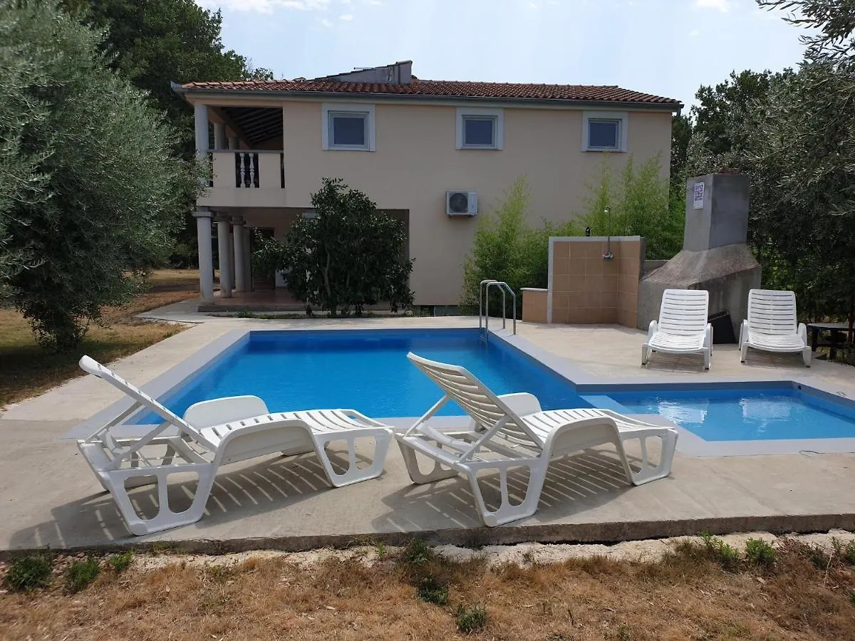 Apartment In Holiday Home With Private Pool Banjole